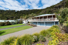The Beach House - Paihia Holiday Home
